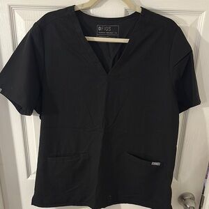 FIGS Women’s Black Casma 3-Pocket Scrub Top
